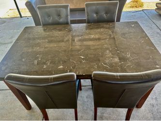 Comedor de mármol negro