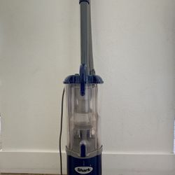 Vacuum Cleaner Shark - Navigator