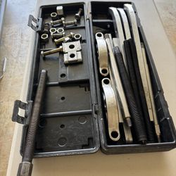 17 1/2 Ton OTC Industrial Puller Set - Great Condition In Original Box