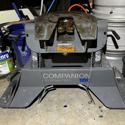 B&w Fifth Wheel For Puck System Ford
