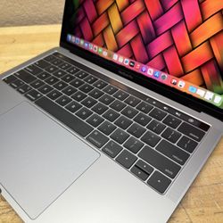 2018 13” MacBook Pro - 2.3 GHz i5 - 16GB - 256GB SSD