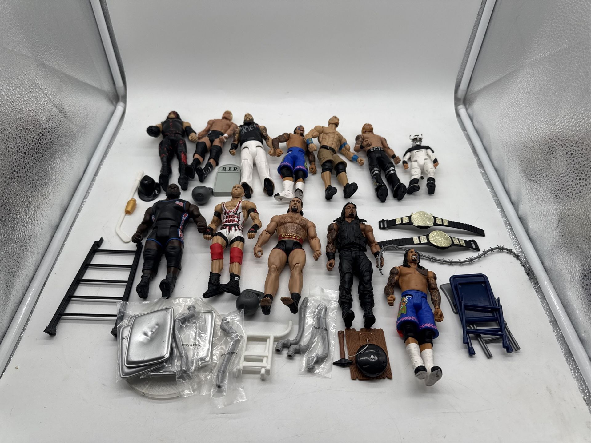 Wwe Huge Wrestling Lot Of Figurine And Accessories