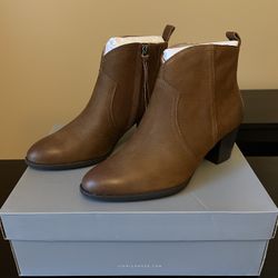 Vionic Raina Nubuck Ankle Boots - Size 9