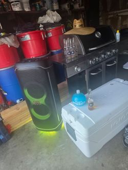 Jbl ultimate party box  super load  nice bass