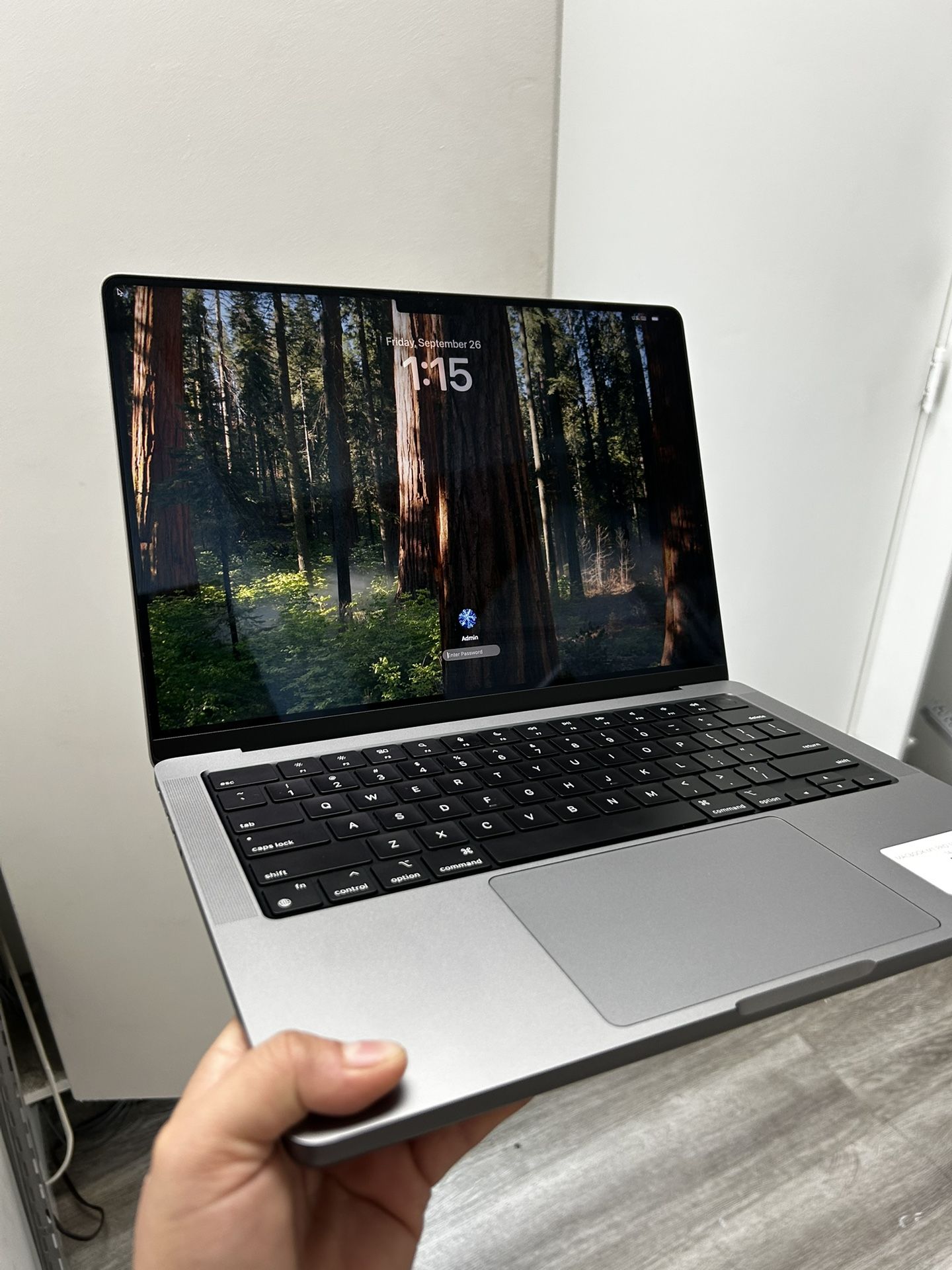 MacBook M1 Pro 1TB 16GB Ram