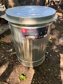 Berhens 31gal Gal garbage can with lid