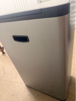 Trash bin - Kohler. Soft close