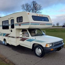1994 Toyota Winnebago – Clean Title, 33,000 Miles