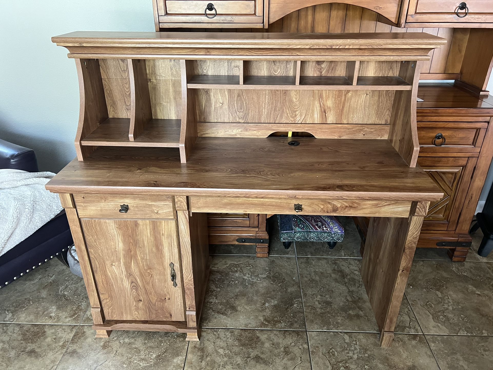 Computer Desk With Keyboard Drawer