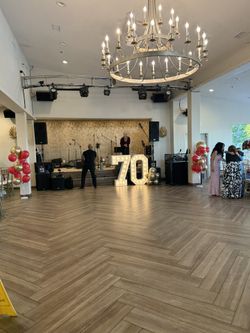 Balloon Shimmer Walls