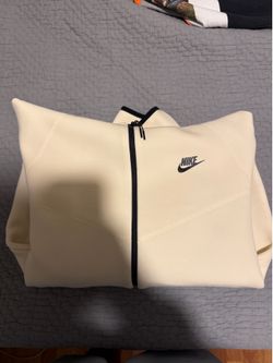 Nike Tech