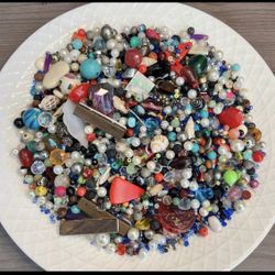 Pretty rocks, trinkets and old beads