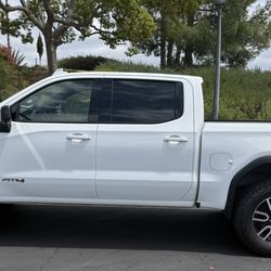 2021 GMC Sierra AT4