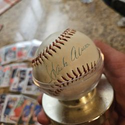 old baseball Cards/HANK AARON autograph baseball