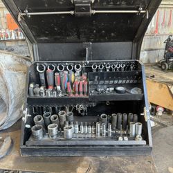 23” Montezuma Tool Box 