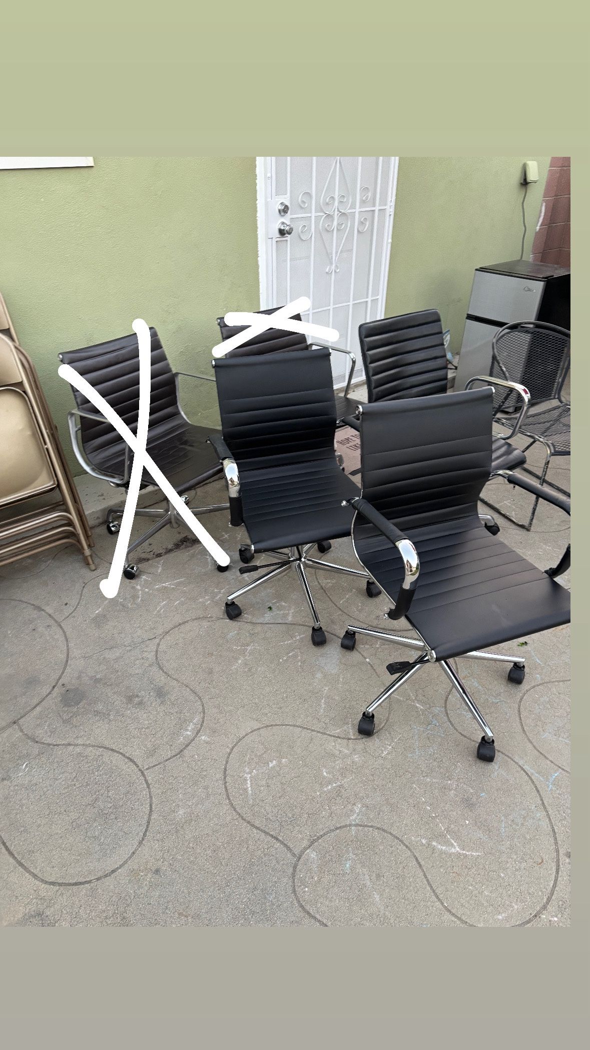 3 Modern Office Desk Chairs