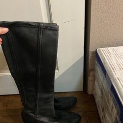 D&G Size 5 Boots, 100% Leather 