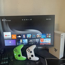 Xbox series s with 2 controllers 
