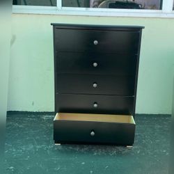 5 Drawer Dresser 