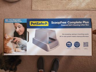 PetSafe Scoop Free Complete Plus Self-Cleaning Litter Box