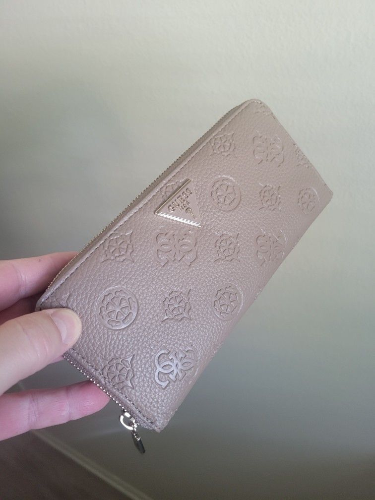 GUESS WALLET Brand New
