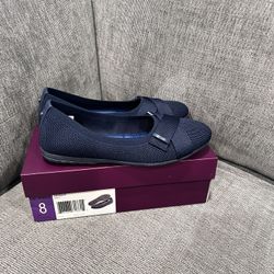 Gloria Vanderbilt Women’s Slip On Shoes Size 6.5 & 8 Navy Blue