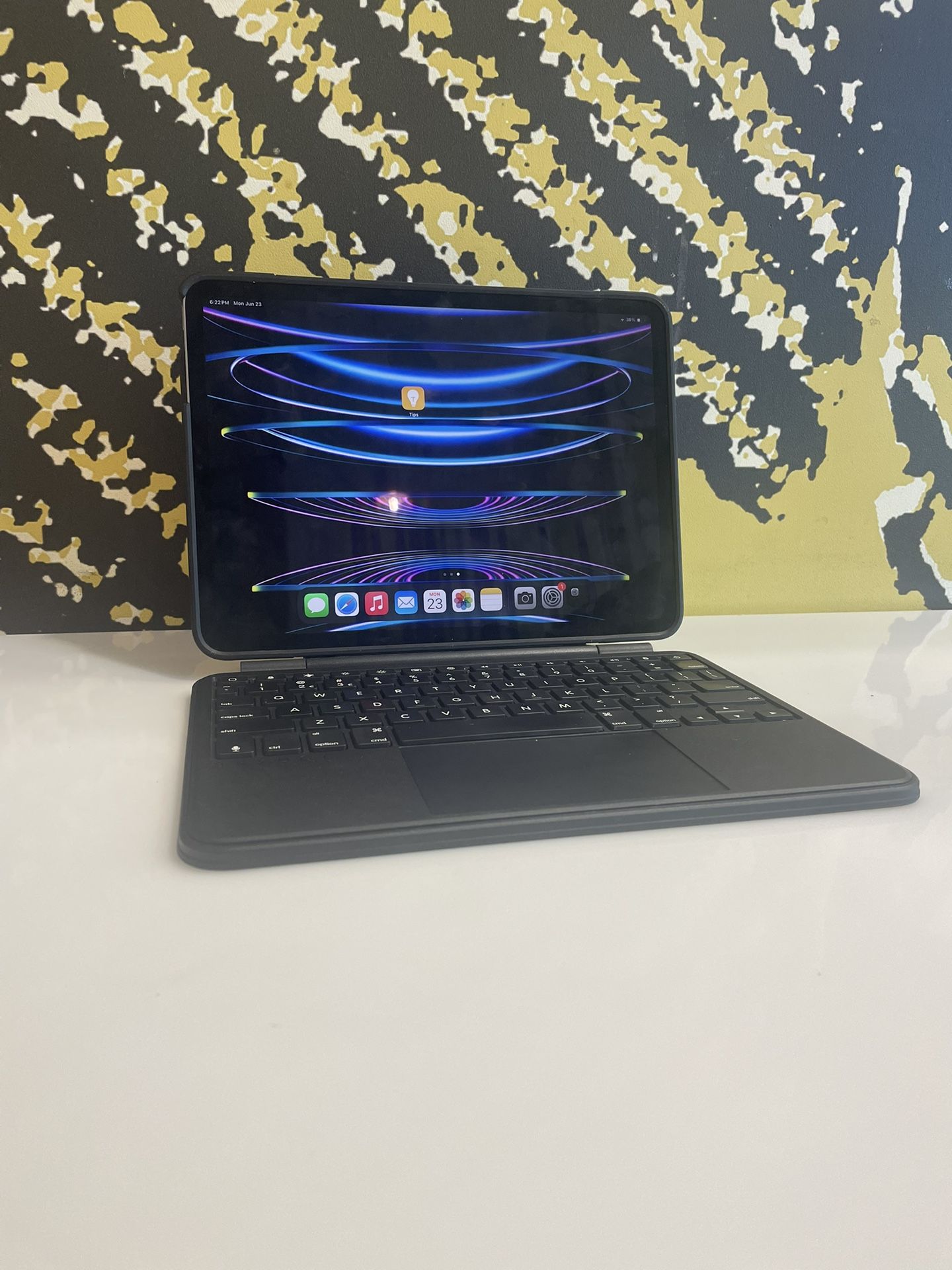 Unlocked iPad Pro 11’ M2 Chip 4th Gen (2022) WiFi+ Cellular 128 GB- Space Gray 