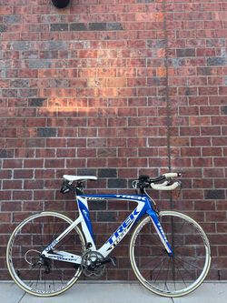 Trek Speed Concept 7.5 Carbon Triathlon Bike – 56cm Frame – Aero Racing Bicycle