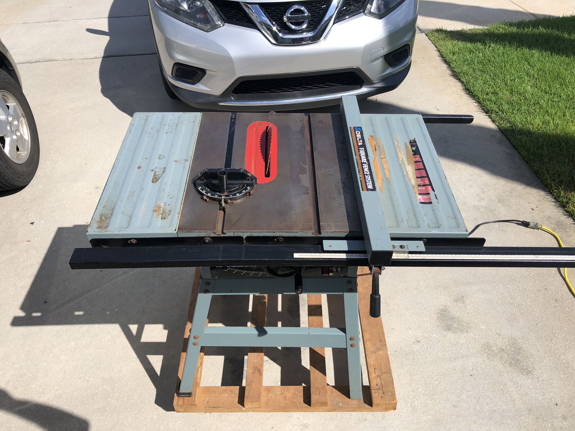 Delta 10” Table Saw - Model 36-600