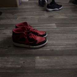 Air Jordan 1 Mid