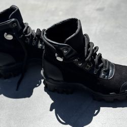 Moncler Helis Hiking Boots: 5.5US Womens