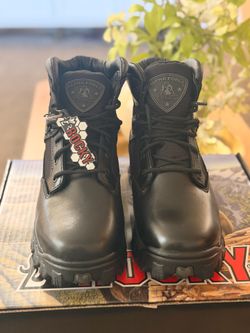 New waterproof boots Size 6.5 boys