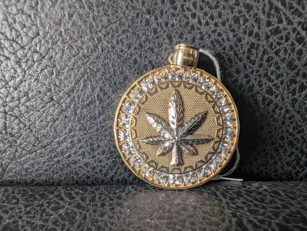 14kt YG CZ Leaf Pendant 