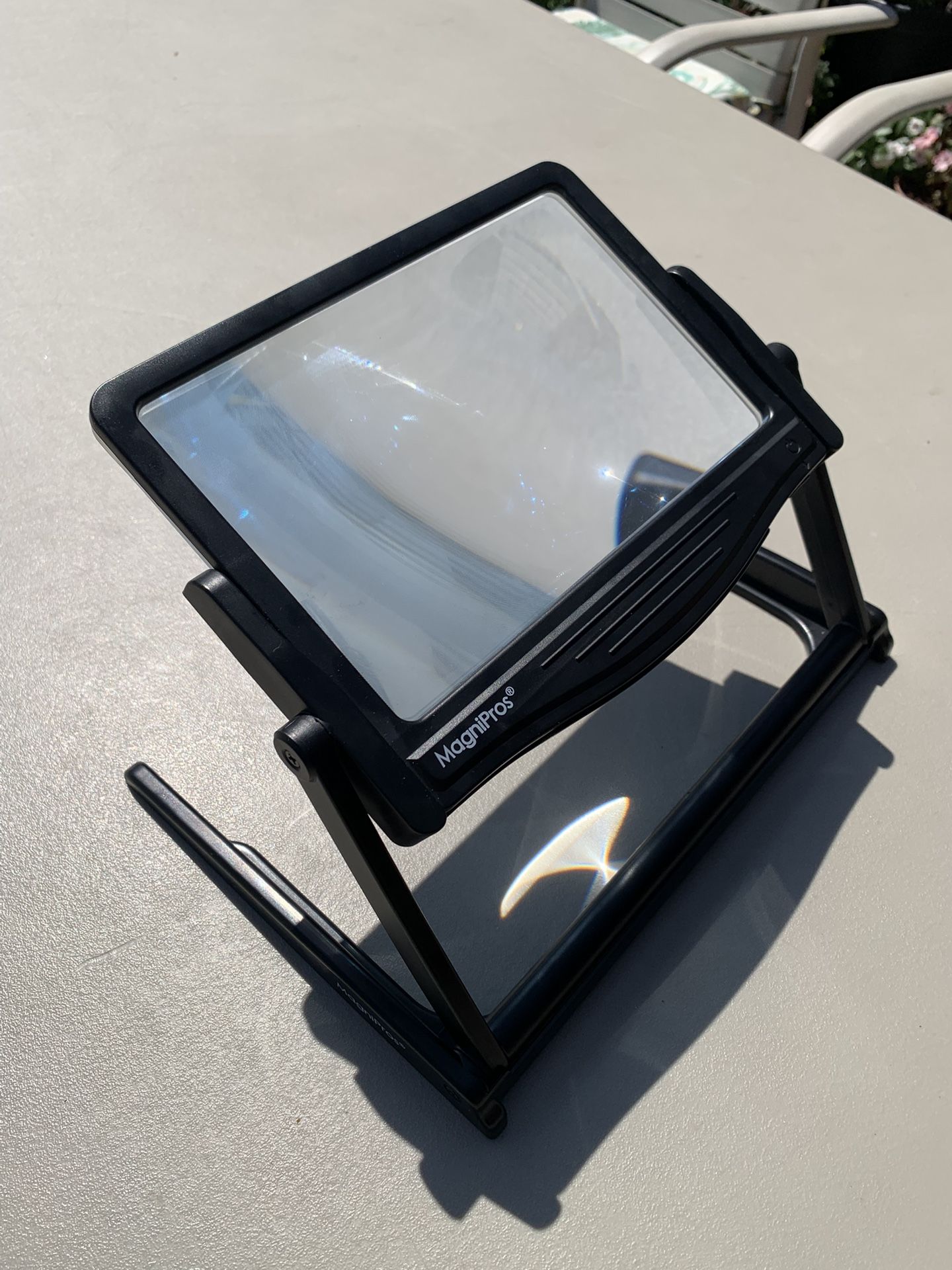 Reading Magnifier With Light