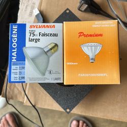 Par30 New In Box Halogen Bulbs