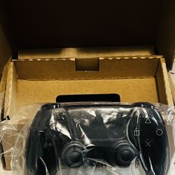 PS5 DualSense Wireless Controller – Excellent Condition