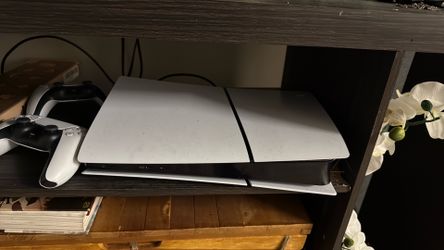 PlayStation 5 and 3 controls