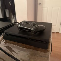 PS4 Slim With Games 
