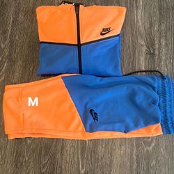 mens Nike sweatsuits sizes m left $70 each hmu 🔥💯✅