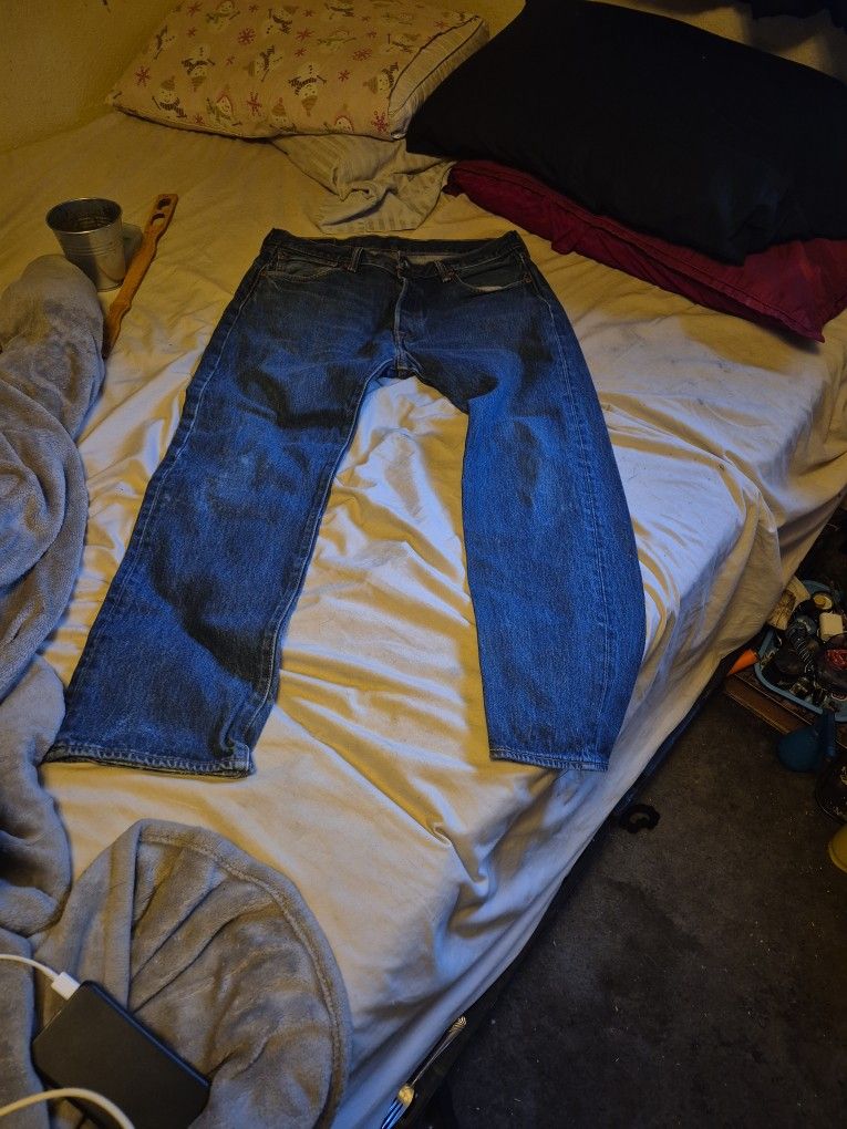 Levis