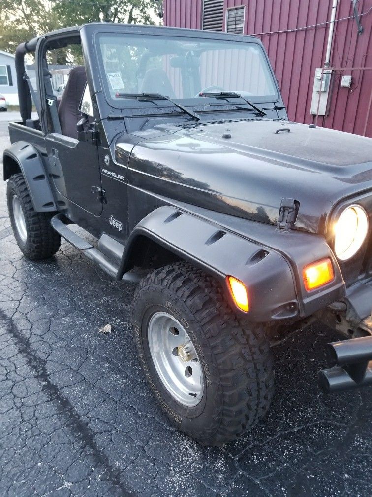 Jeep wrangler 5 speed stick shift for Sale in Oak Lawn, IL - OfferUp