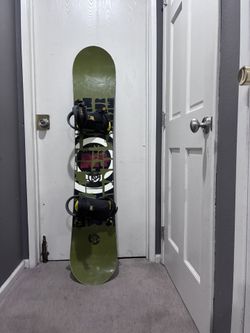 Snowboard with Bindings - Size 162cm