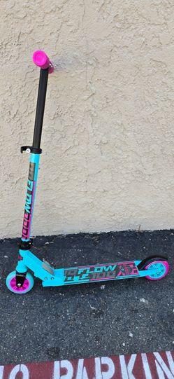 Madd Gear Flow 100 folding kick scooter