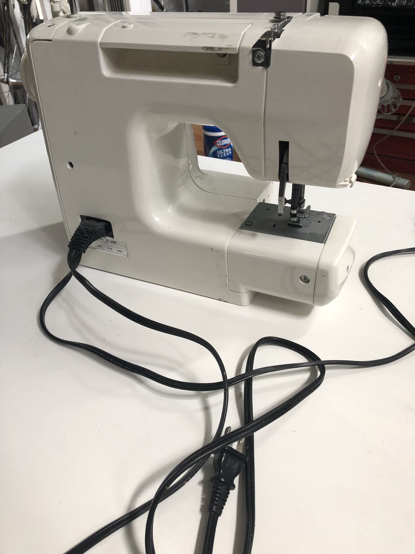 Singer Model 132Q featherweight sewing machine for Sale in Greenwood
