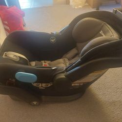 Uppababy Mesa Jake (Black)