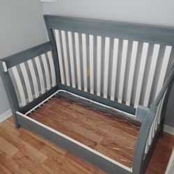Baby Crib/ Toddler Bed
