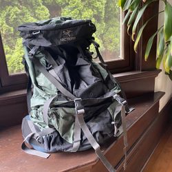 Rad Arcteryx Bora 75 Men's Medium Backpacking Backpack with Hip Pack