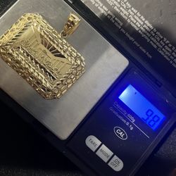 10kt Last Supper Nugget Pendant 