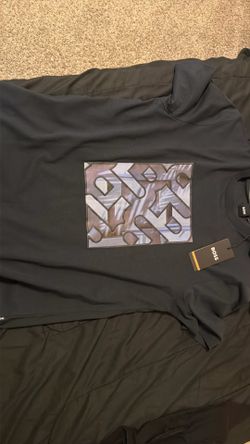 BOSS shirt size L