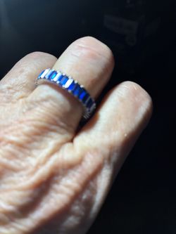 Size 7 Blue sapphire 4mm Spinel Ring